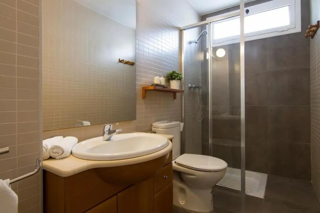 Cute Tiny Flat Near The Beach And City Center Tossa de Mar Apartamento